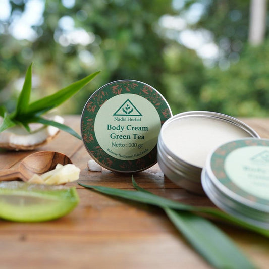 Nadis Herbal  natūralus kūno kremas su žaliosios arbatos aliejumi
