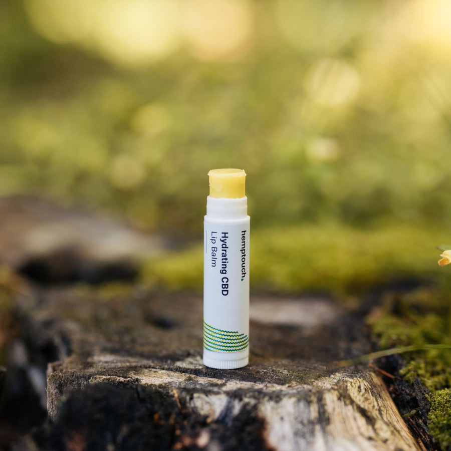 drėkinamasis CBD lūpų balzamas nuramina, suminkština, drėkina Hemptouch 